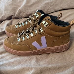 Vejas size 9. Lace up. Brown and purple leather. Bought on Madewell.